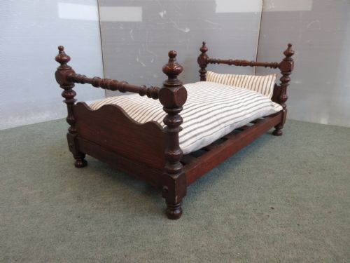 Dolls Bed