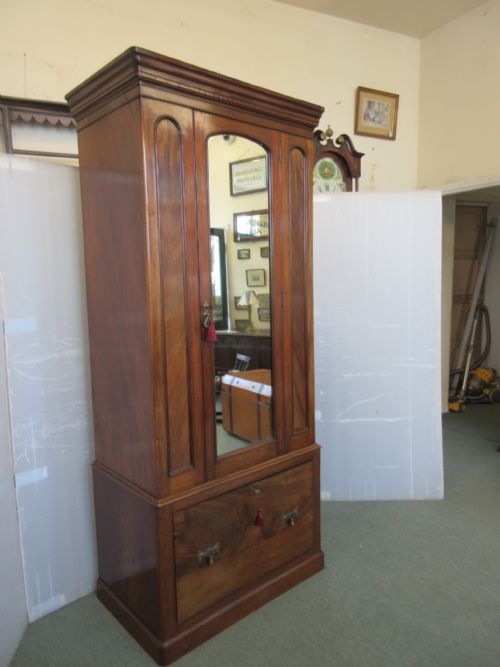 VICTORIAN MAHOGANY ROBE - ADDITIONAL PHOTO 4