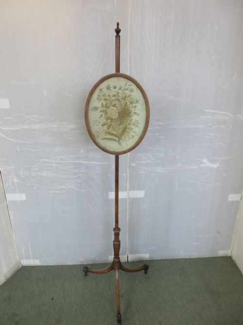 Mahogany Pole Screen