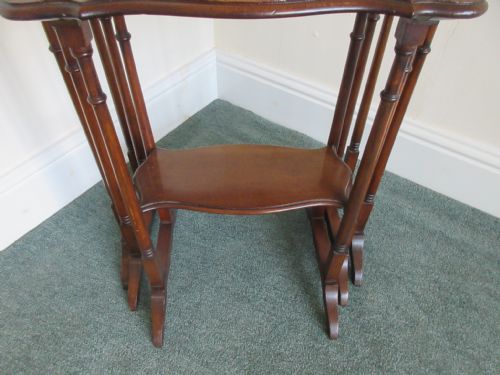 MAHOGANY NEST OF 3 TABLES WITH SHAPED TOP C1910 - ADDITIONAL PHOTO 1