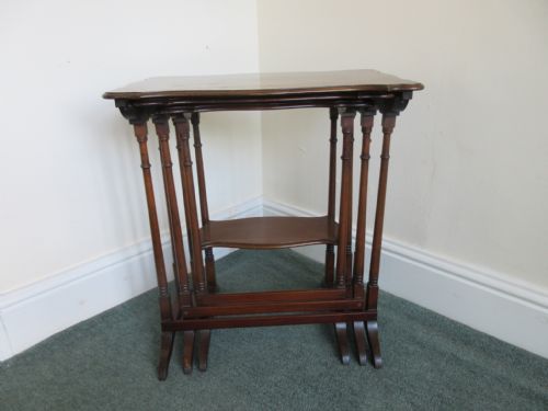 MAHOGANY NEST OF 3 TABLES WITH SHAPED TOP C1910 - ADDITIONAL PHOTO 4