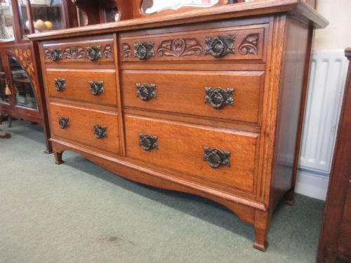 NICE QUALITY GOLDEN OAK SIDEBOARD - ADDITIONAL PHOTO 3