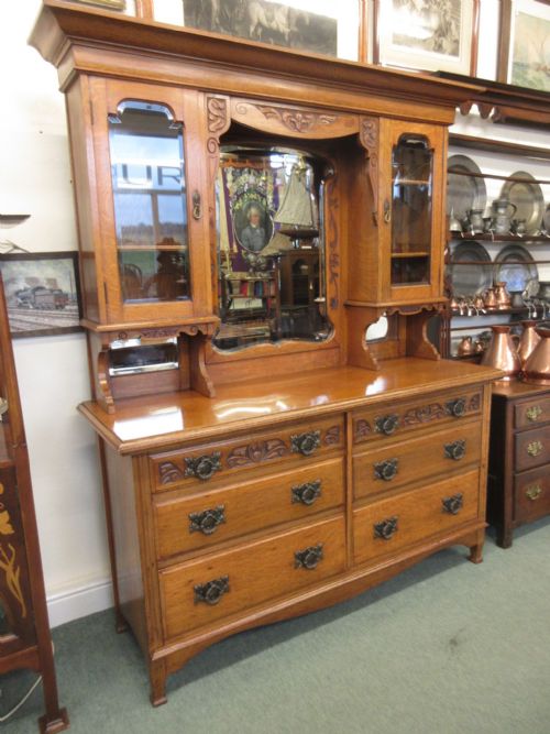NICE QUALITY GOLDEN OAK SIDEBOARD - ADDITIONAL PHOTO 4