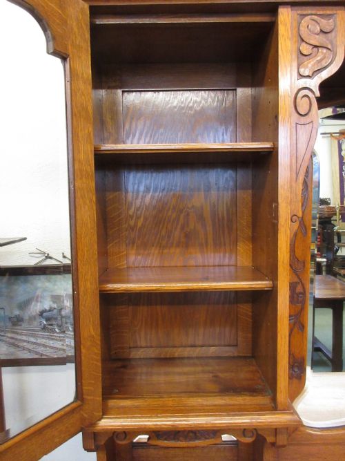NICE QUALITY GOLDEN OAK SIDEBOARD - ADDITIONAL PHOTO 5