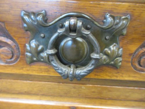 NICE QUALITY GOLDEN OAK SIDEBOARD - ADDITIONAL PHOTO 8