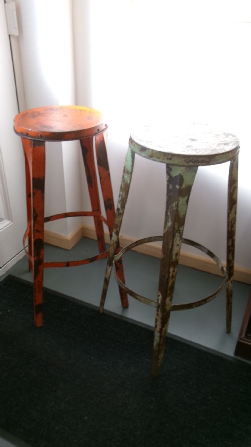 PAIR OF 1920'S INDUSTRIAL METAL RIVETED BAR STOOLS - ADDITIONAL PHOTO 7