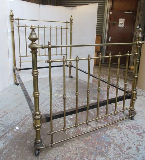 Good Quality Victorian Brass Double Bedstead on Pot Castors