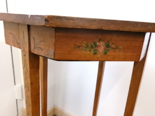 SMALL OCTAGONAL DECORATED SATINWOOD TABLE - ADDITIONAL PHOTO 2