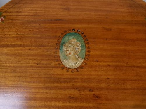 SMALL OCTAGONAL DECORATED SATINWOOD TABLE - ADDITIONAL PHOTO 7