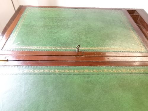 GEORGIAN CIRCA 1790 MAHOGANY WRITING DESK WITH BRASS PAW FEET - ADDITIONAL PHOTO 6