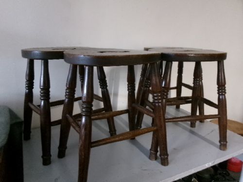 Set Of 4 Oval Elm Top VictorianTavern Stools View VI