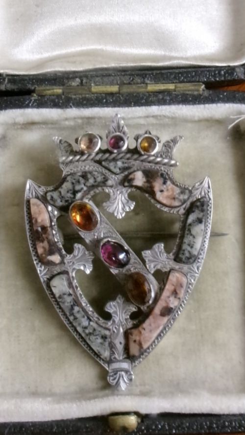 SCOTTISH AGATE SHIELD SHAPE BROOCH KILT PIN DATED 1866