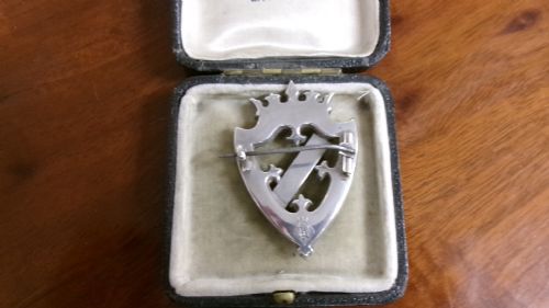 SCOTTISH AGATE SHIELD SHAPE BROOCH KILT PIN DATED 1866 - ADDITIONAL PHOTO 3