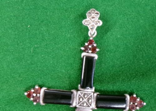 LARGE CRUCIFIX MARKED 925 WITH BLACK RED MARCASITE DECORATION - ADDITIONAL PHOTO 1