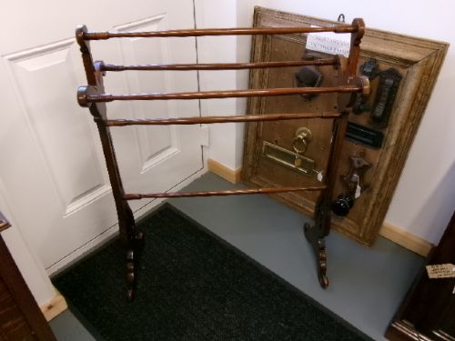 VICTORIAN MAHOGANY TOWEL RAIL CIRCA 1890 - ADDITIONAL PHOTO 8