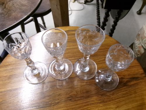 GEORGIAN FACETED STEMMED DRINKING GLASSES WITH DECORATED BOWLS WIDE FOOT BASE - ADDITIONAL PHOTO 3