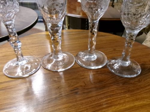 GEORGIAN FACETED STEMMED DRINKING GLASSES WITH DECORATED BOWLS WIDE FOOT BASE - ADDITIONAL PHOTO 4
