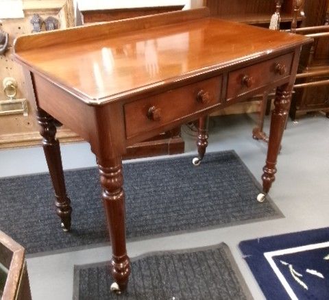 Victorian Mahogany 2 Drawer Writing Table