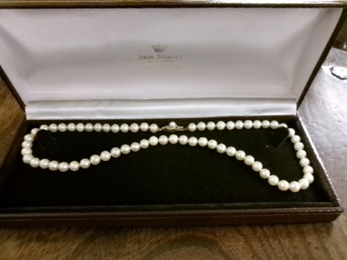 Boxed Cultured Pearl Necklace With 9ct Clasp.