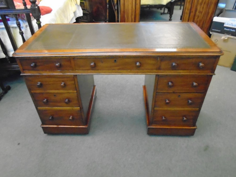 Quality Mahogany Desk 