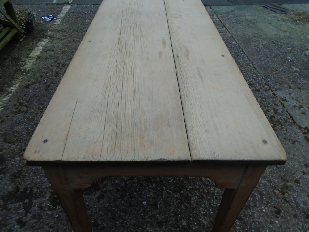Very Good 8' Pine Table View IV
