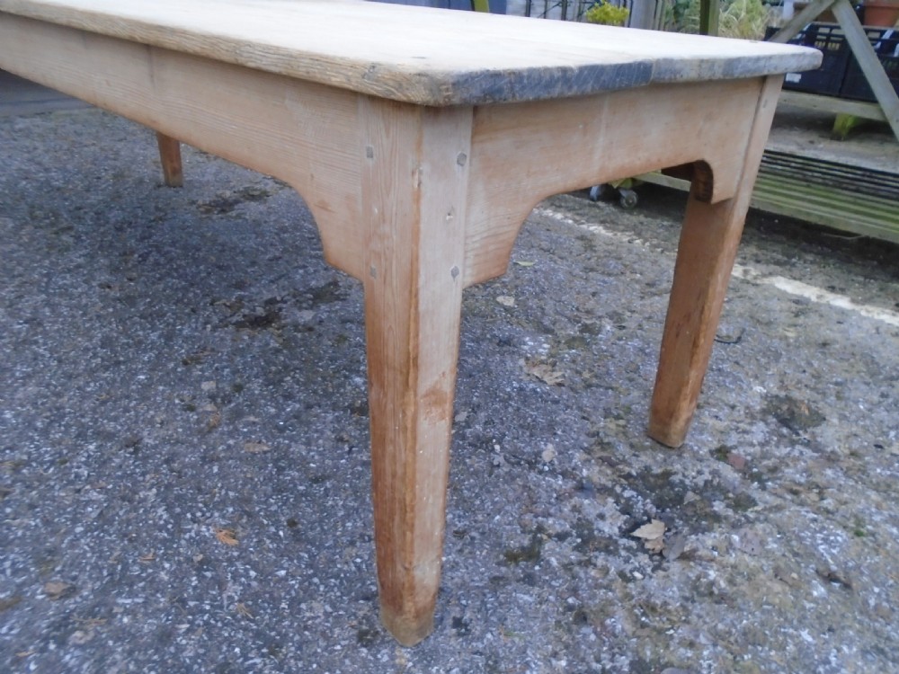Very Good 8' Pine Table View VI