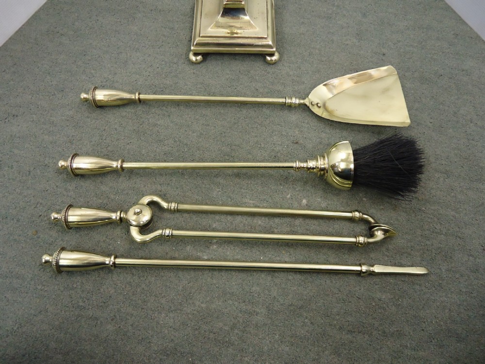 Quality Brass Fire Companion  View IV