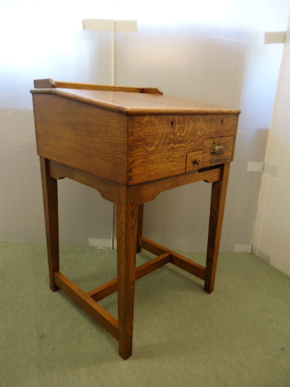 Oak Till On Stand