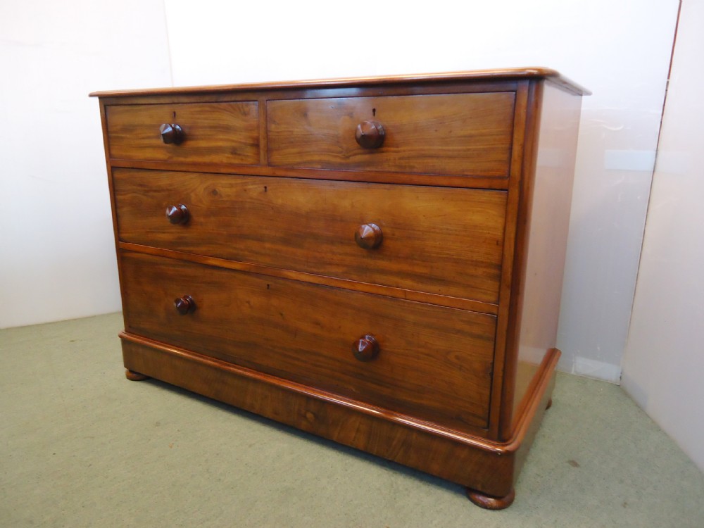 Super Quality Mahogany Chest Of Drawers