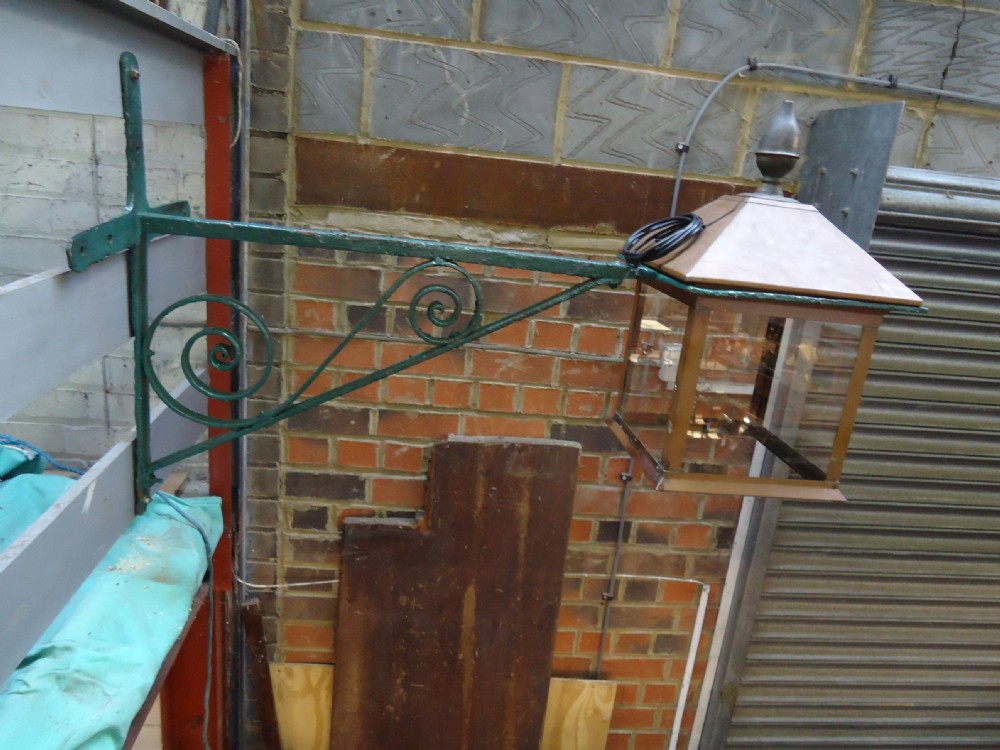 Super Lantern & Bracket View IV