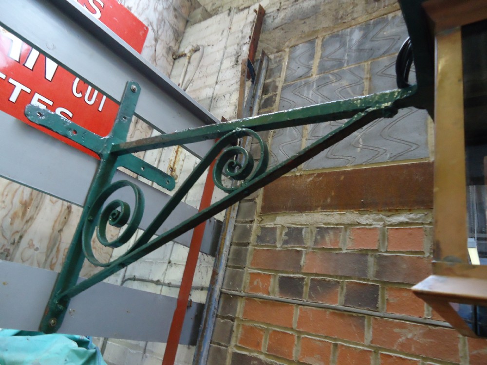 Super Lantern & Bracket View VII
