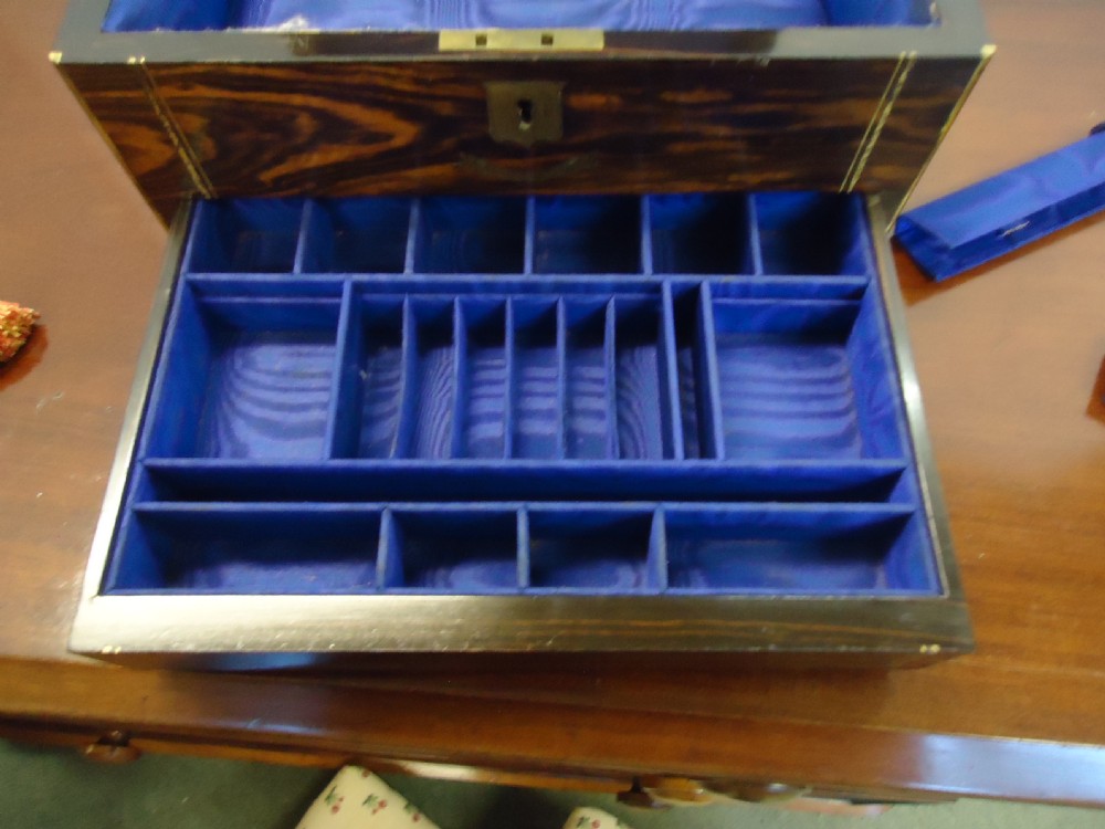 Outstanding Jewellery Box View V