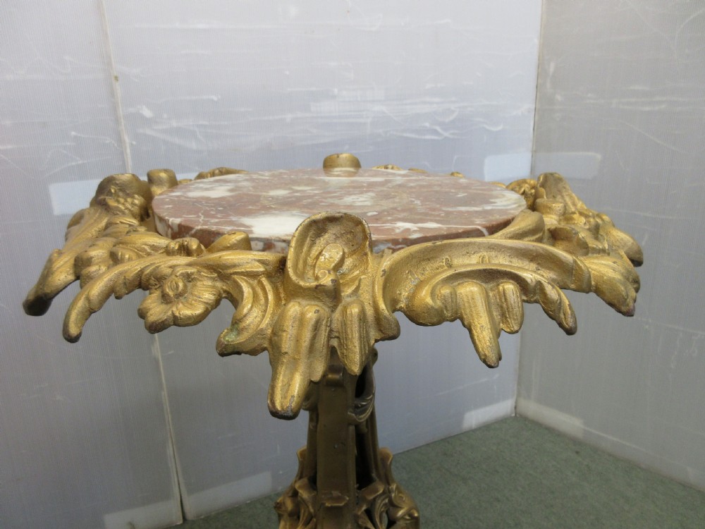 Guilt Pedestal Table  View VIII