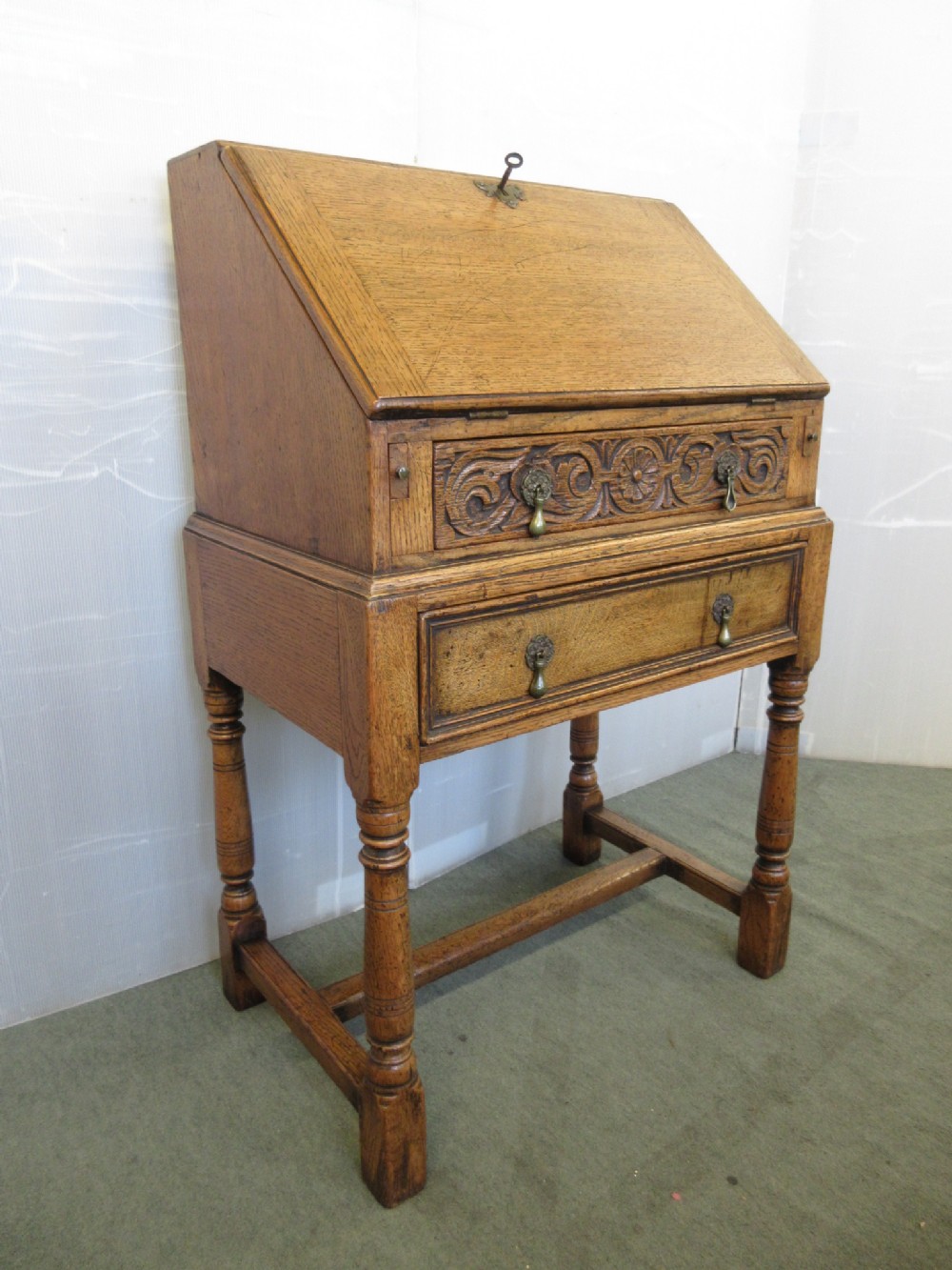 Golden Oak Bureau