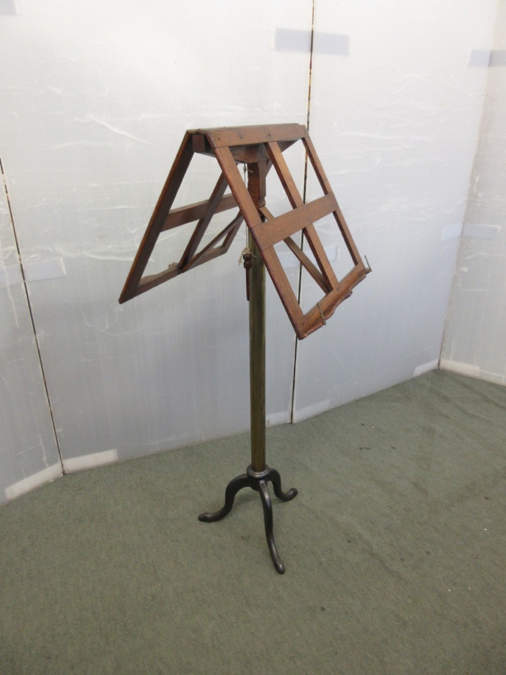 Duet Stand