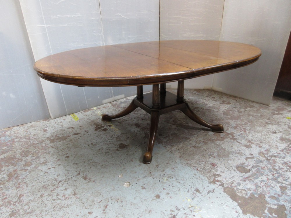 Large Oak Oval Table 
