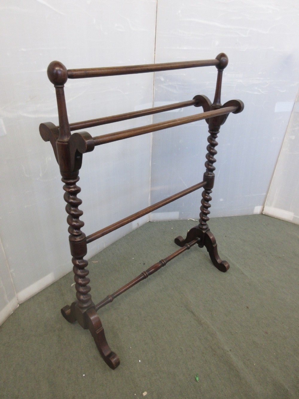 Mahoagany Towel Rail 