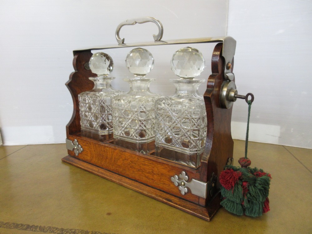 Oak 3 Bottle Tantalus 
