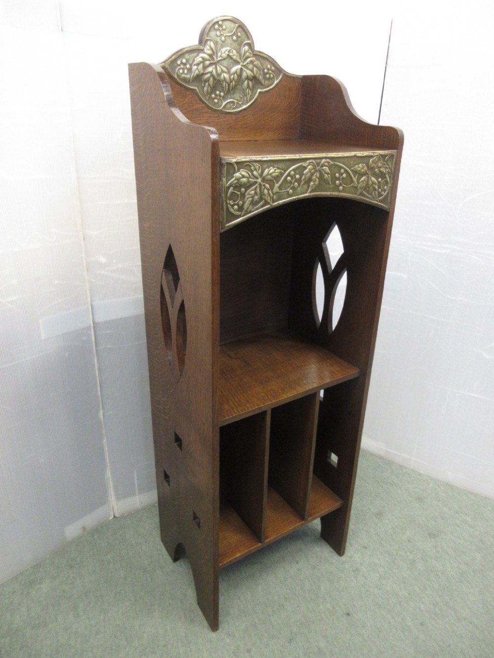 Oak Arts & Crafts Bookshelf Display 