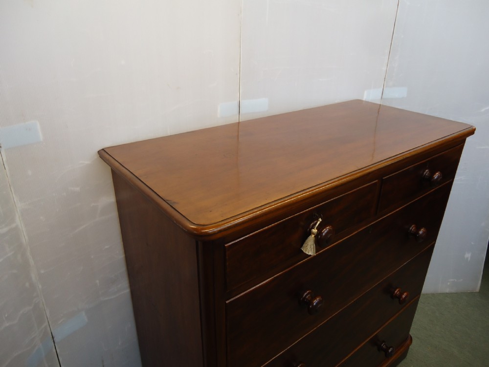 Quality Mahogany Chest Of Drawers  View III