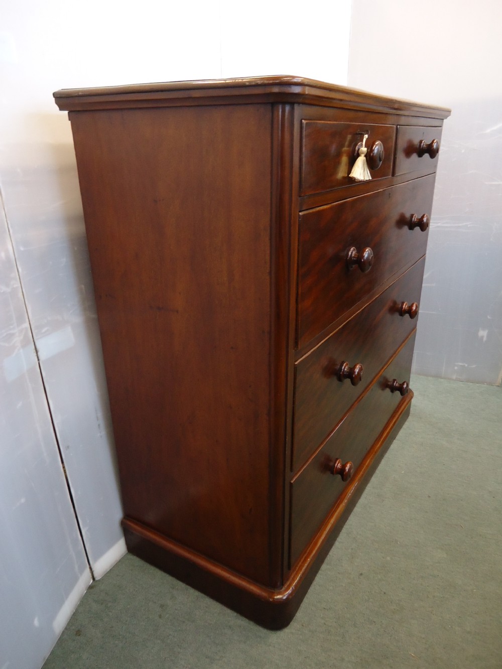 Quality Mahogany Chest Of Drawers  View VI