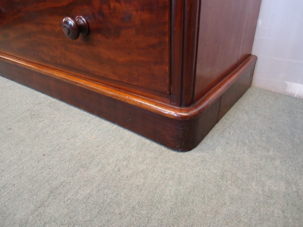 Quality Mahogany Chest Of Drawers  View VIII