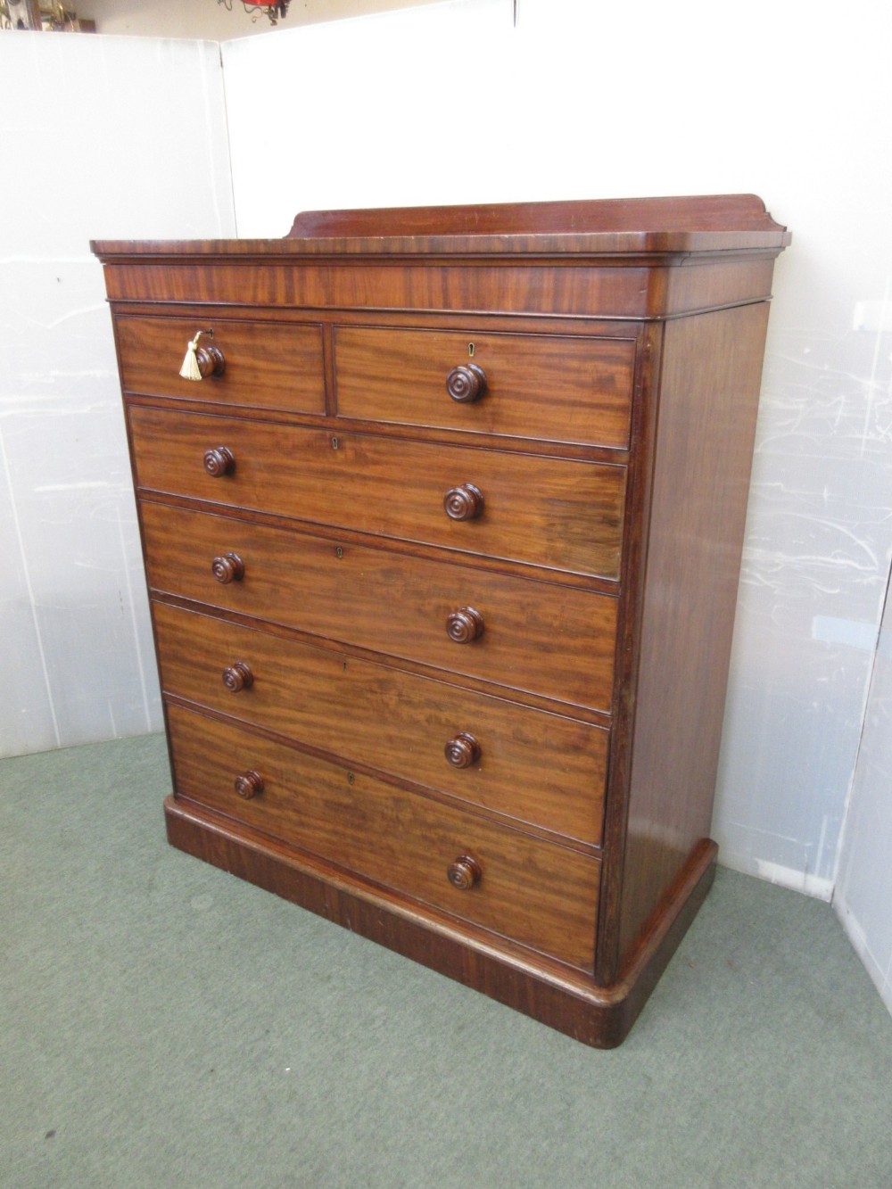 Mahogany 5 Height Chest Of Drawers 