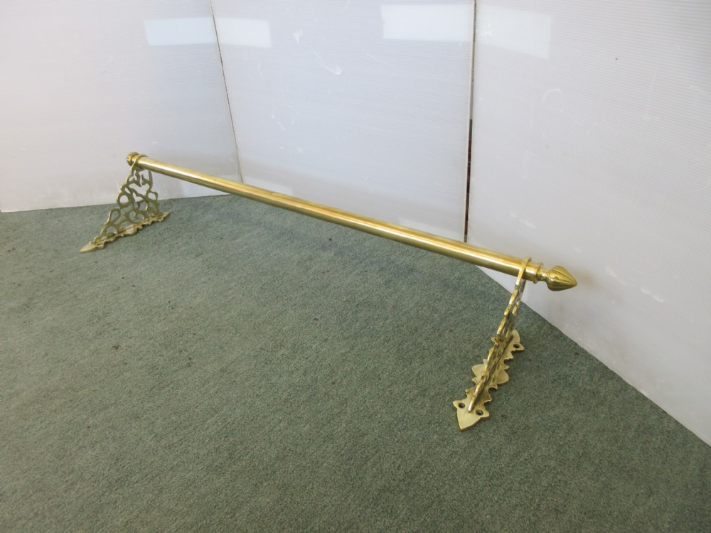 Quality Brass pole & Brckets 