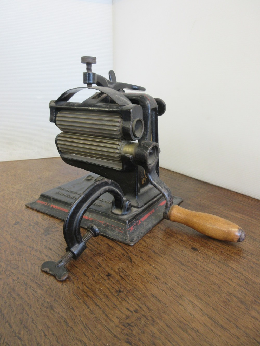 Victorian Crimper