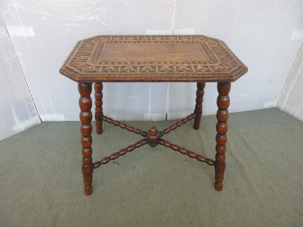 Bobbing Turned Oak Table