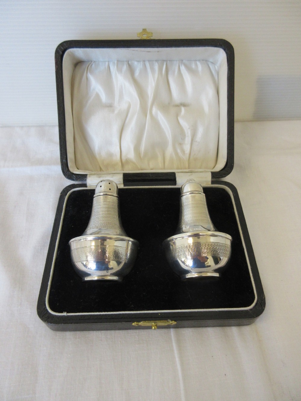 Silver Deco Salt & Pepper 
