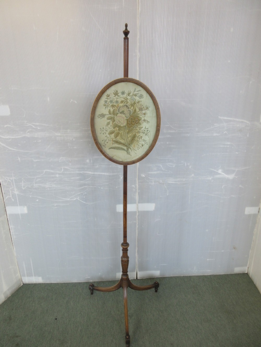 Mahogany Pole Screen