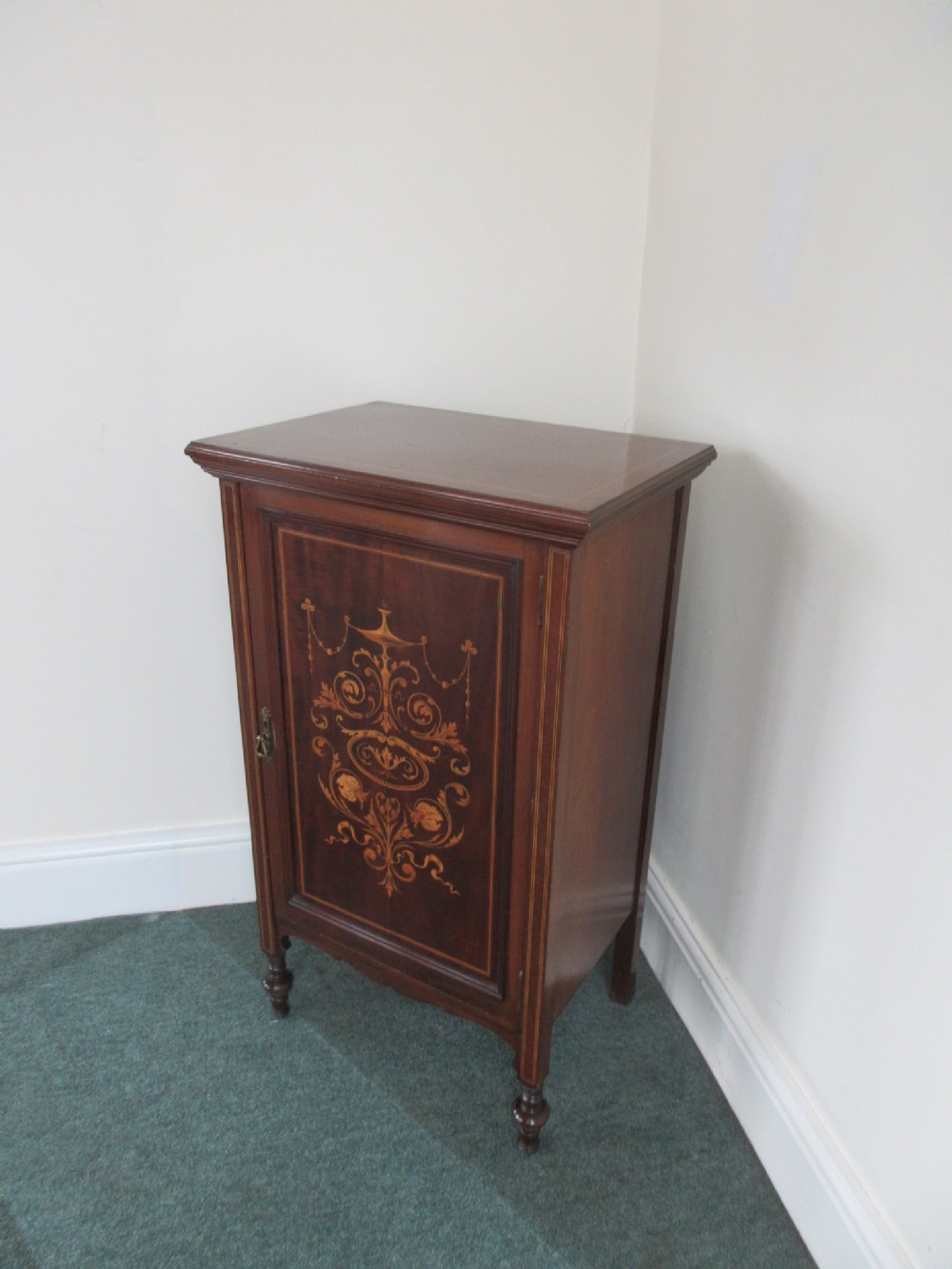 Edwardian Mahogany Small Inlaid Cupboard 