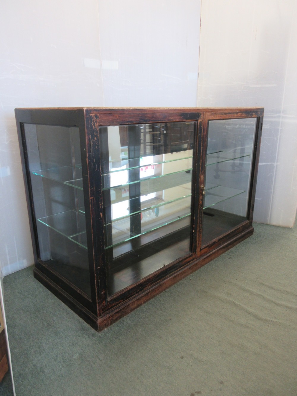 Quality Mahogany 2 Door Shop Counter